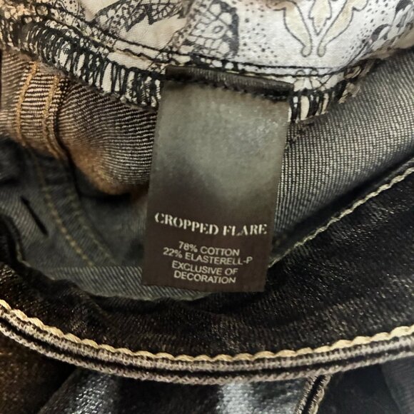 White House Black Market Women's Cropped Flare Jeans Black 10 Stretch - Picture 6 of 6
